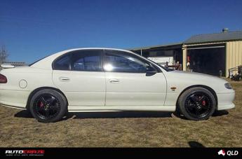 HOLDEN-COMMODORE-FR