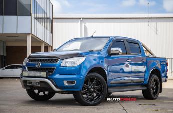 HOLDEN COLORADO BLADE  OR GLOSS BLACK MILLED