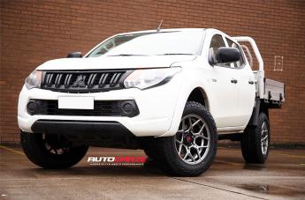 MITSUBISHI TRITON SABBATH HYPERBLACK