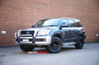TOYOTA LANDCRUISER COVERT MATTE BLACK