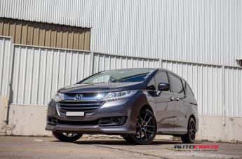 HONDA-ODYSSEY-TARGA-BLACK---MACHINED-WITH-DOUBLE-DARK-TINT